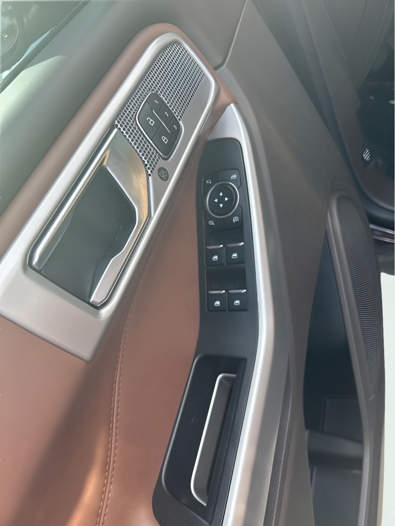 Used 2023 Ford Explorer King Ranch AWD/4WD image 18