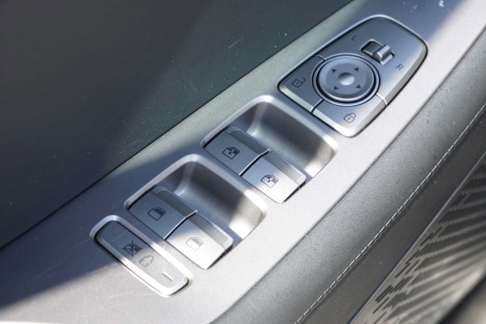 Used 2025 Hyundai Palisade SEL FWD image 16