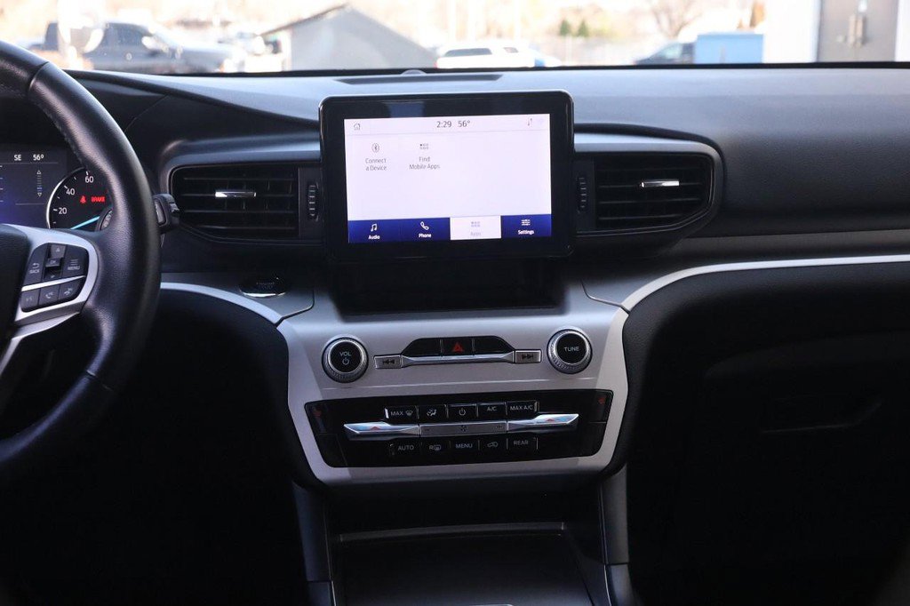 Used 2022 Ford Explorer XLT w/ Class IV Trailer Tow Package image 26