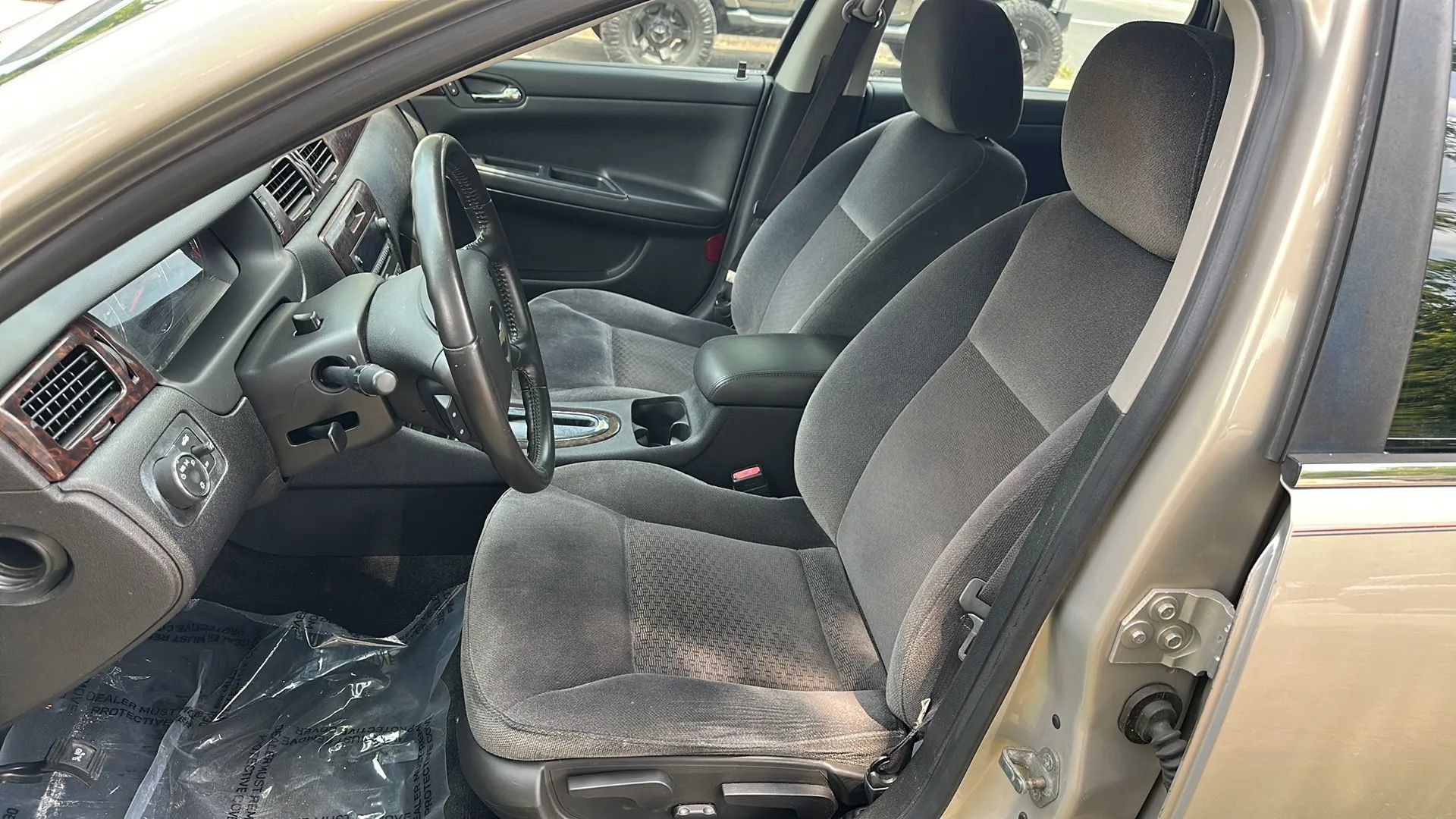 Used 2012 Chevrolet Impala LT FWD image 14