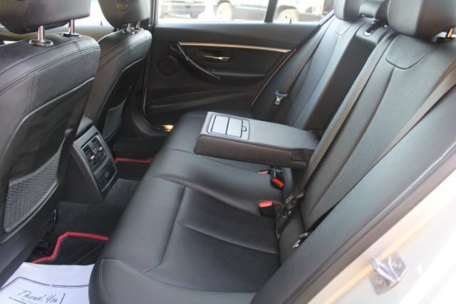 Used 2018 BMW 330i Sedan w/ Convenience Package RWD image 9