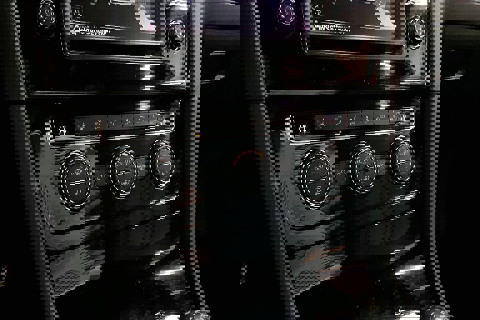 Used 2017 Volkswagen Golf R 4-Door image 34