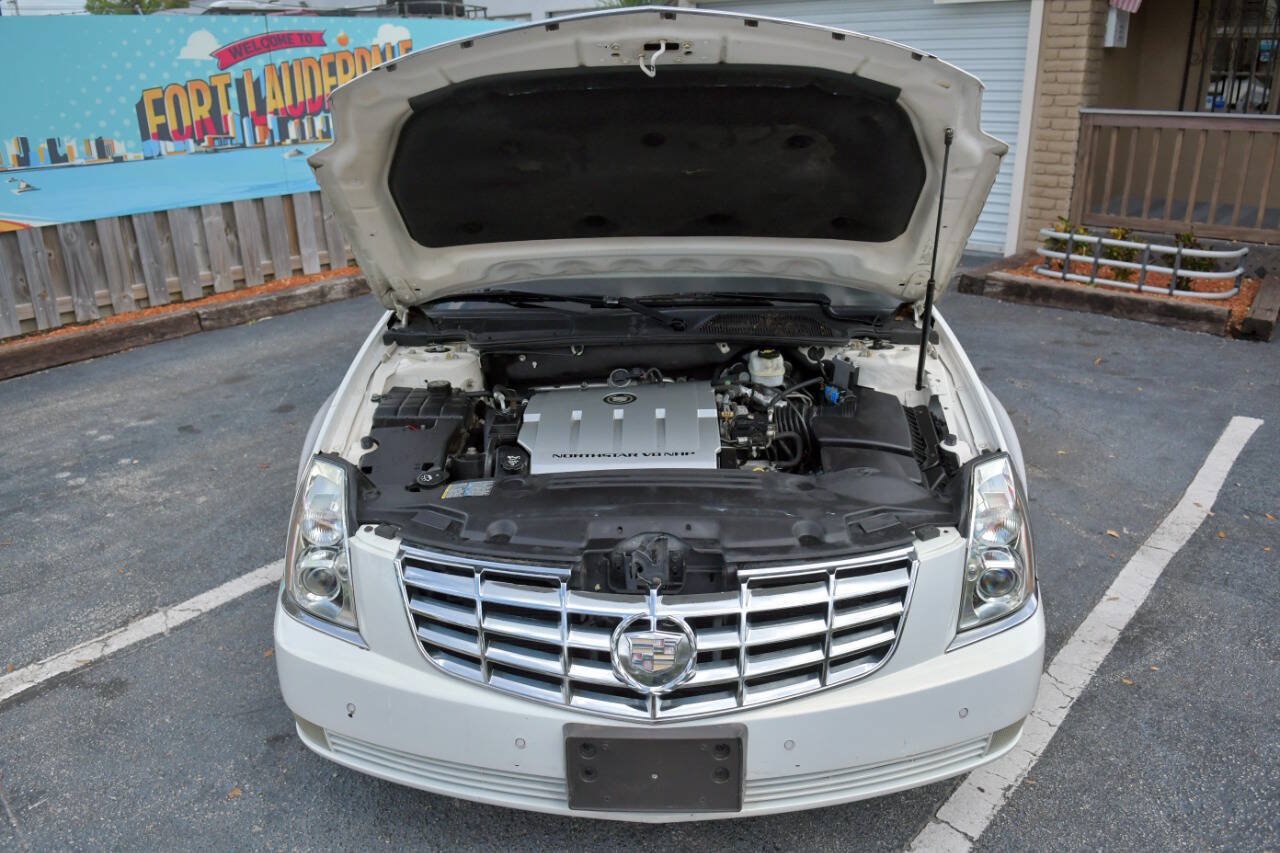 Used 2006 Cadillac DTS Performance FWD image 17