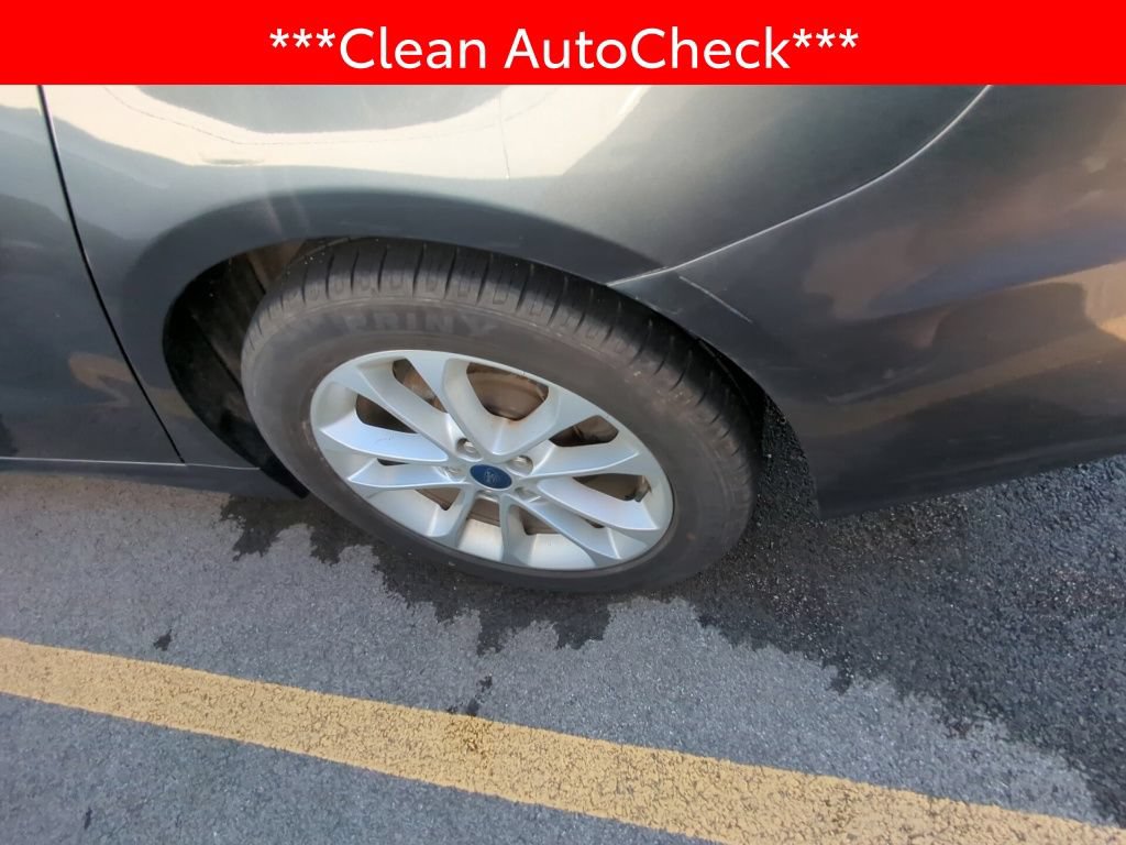 Used 2019 Ford Fusion SE FWD image 4