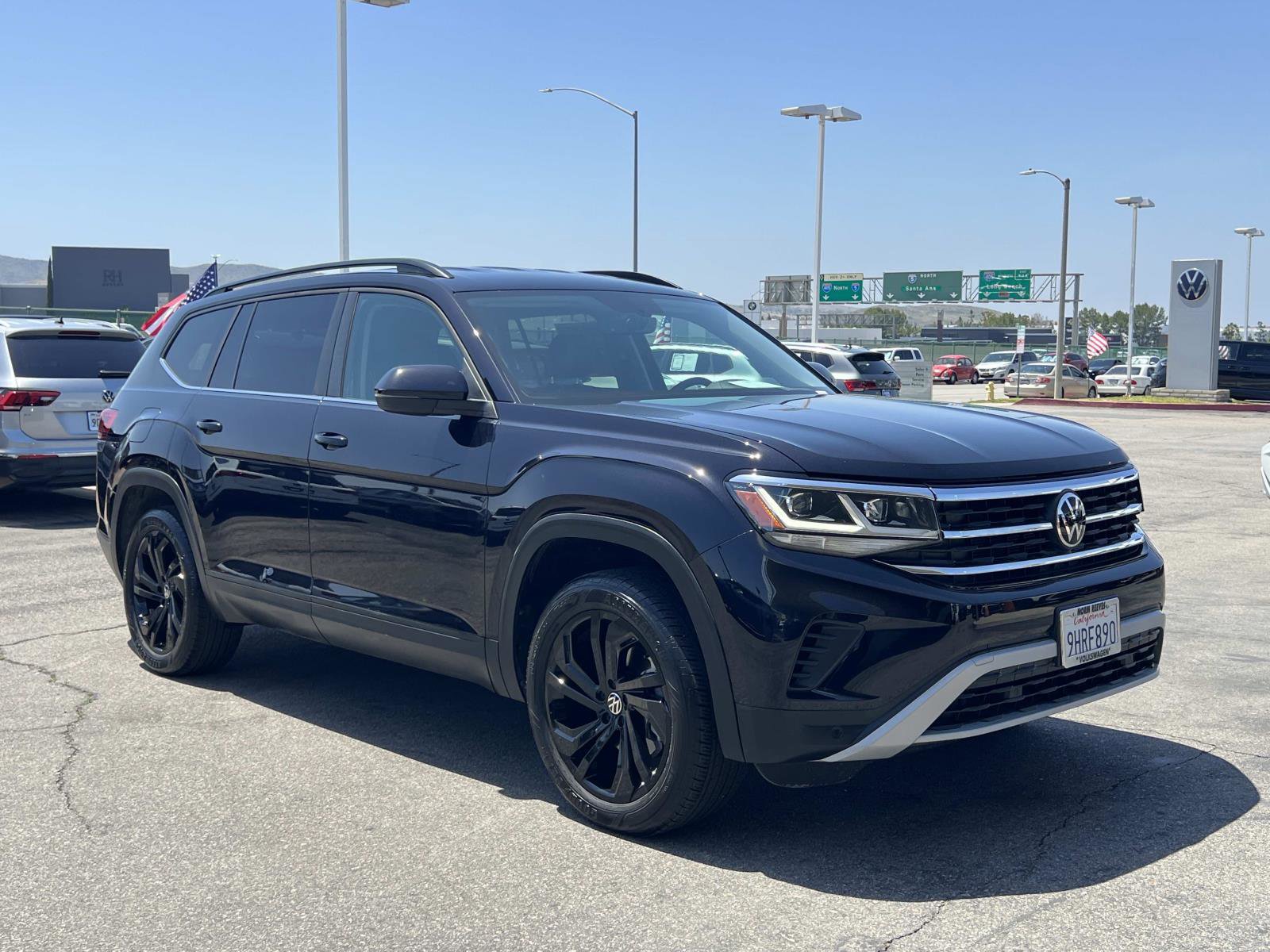 Certified 2023 Volkswagen Atlas SE w/ Black Wheel Package FWD image 27