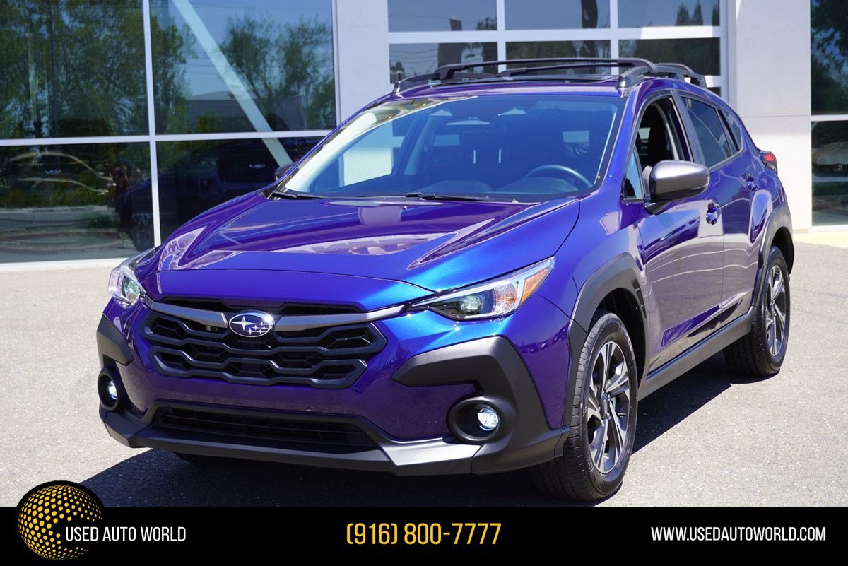 Used 2025 Subaru Crosstrek 2.5i Premium AWD/4WD image 1