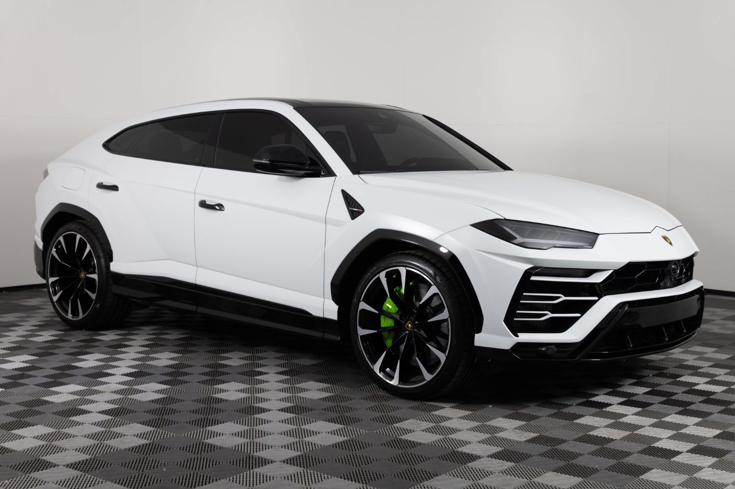 Used 2021 Lamborghini Urus AWD/4WD image 11