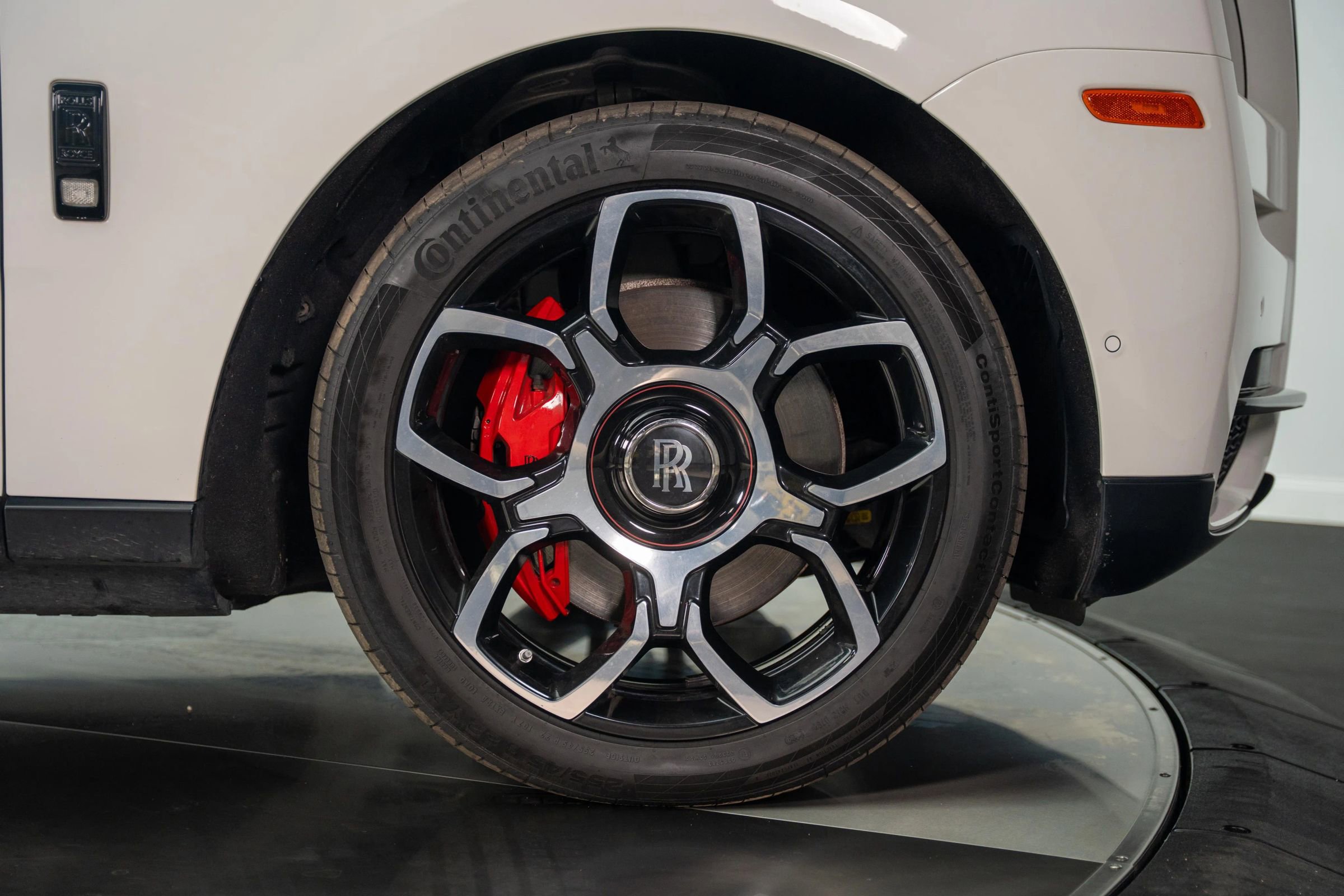 Used 2019 Rolls-Royce Cullinan image 5