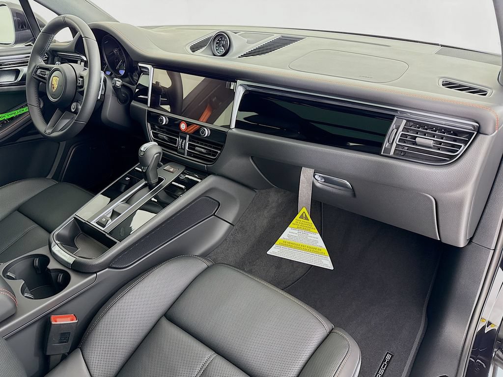 New 2026 Porsche Macan Turbo AWD/4WD image 32