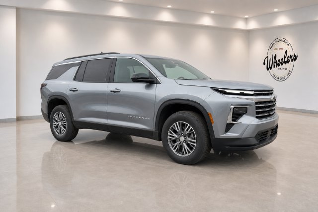 Used 2026 Chevrolet Traverse LT AWD/4WD image 2