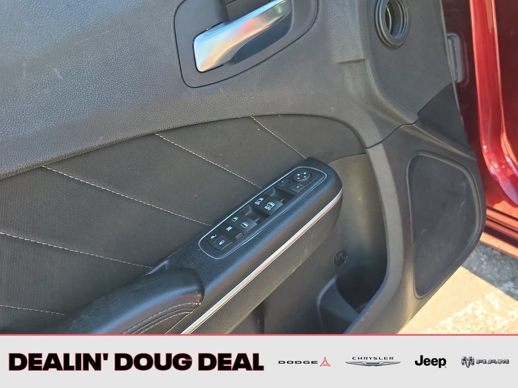 Used 2017 Dodge Charger SXT RWD image 11