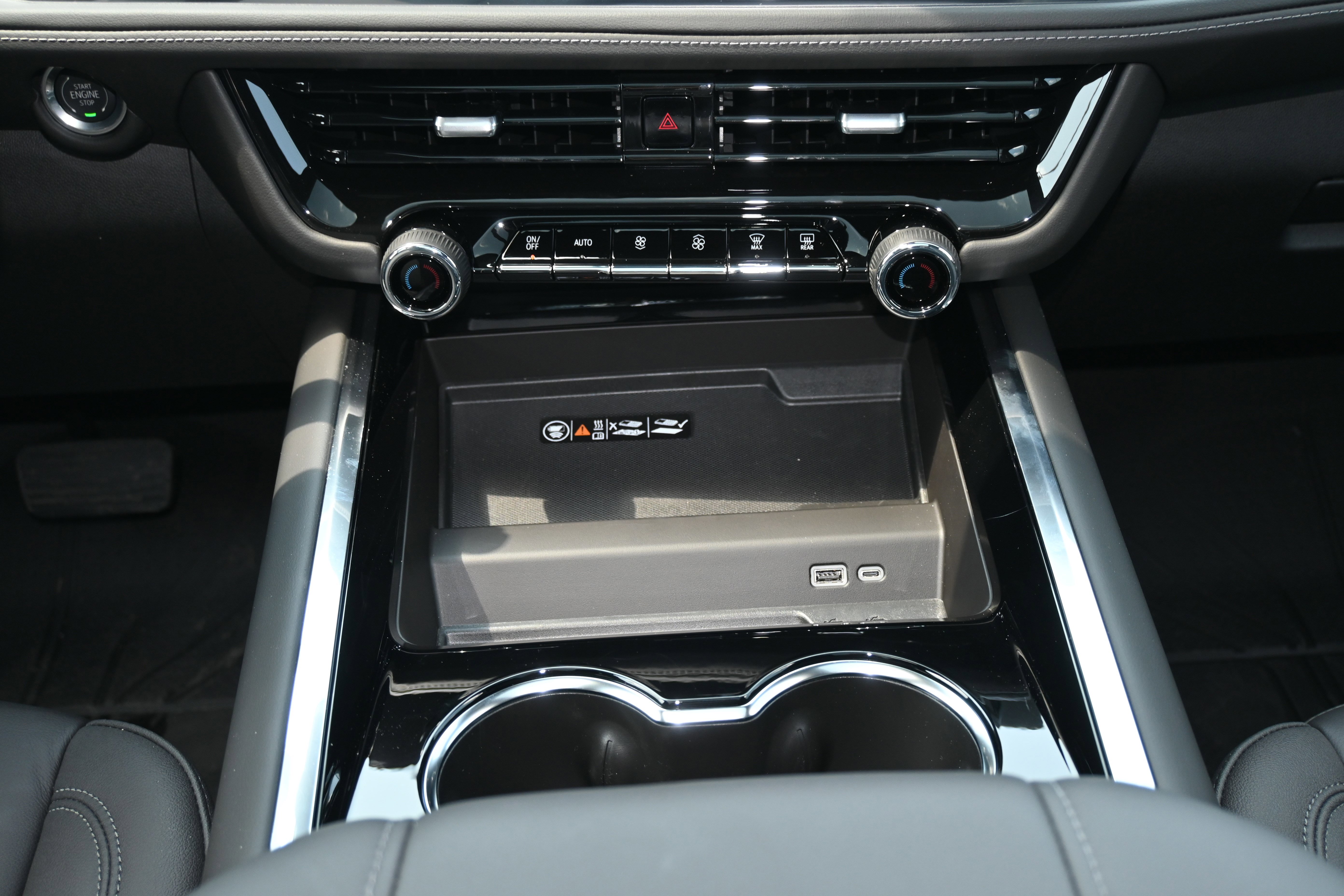 Used 2025 Chevrolet Tahoe LT w/ Comfort Package image 28