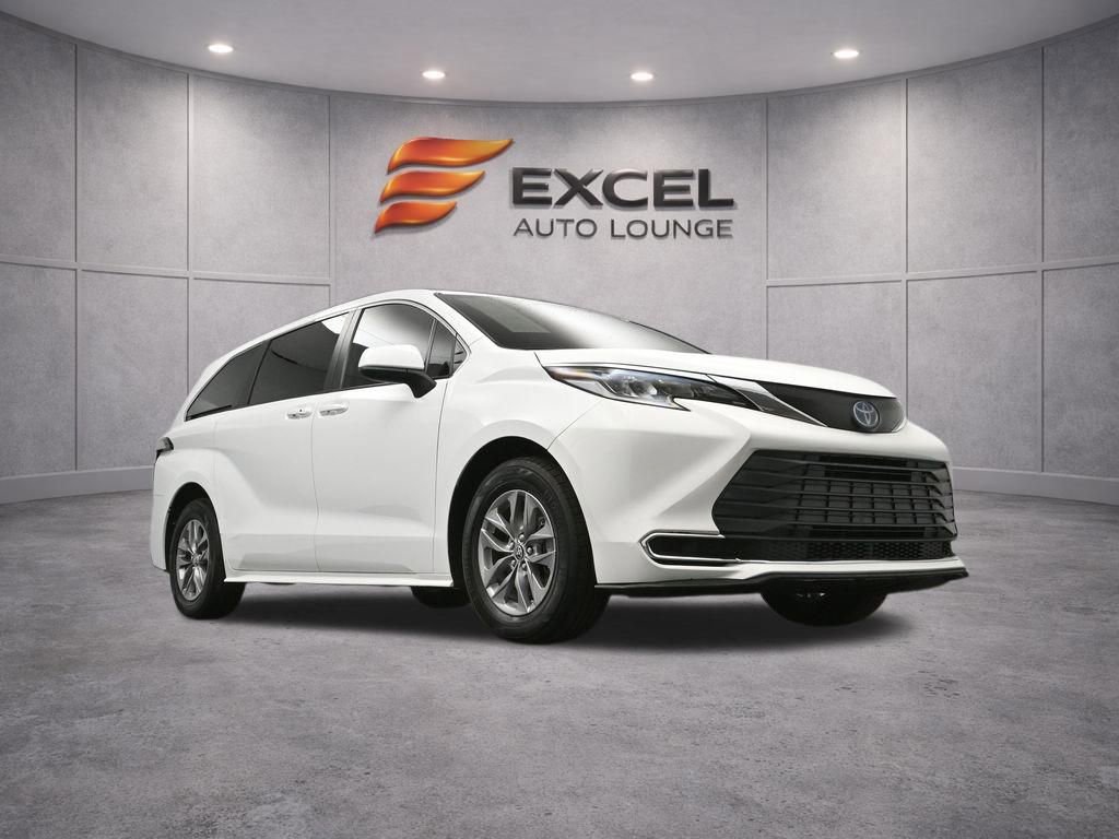 Used 2022 Toyota Sienna LE image 40