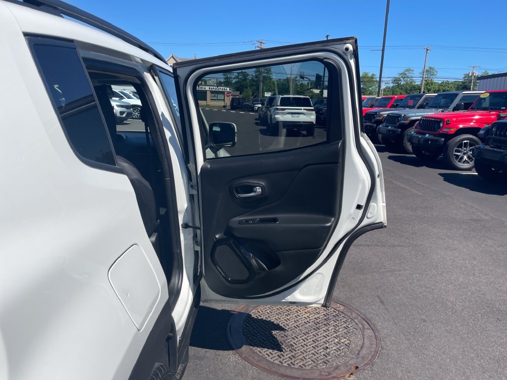Certified 2017 Jeep Renegade Altitude AWD/4WD image 22