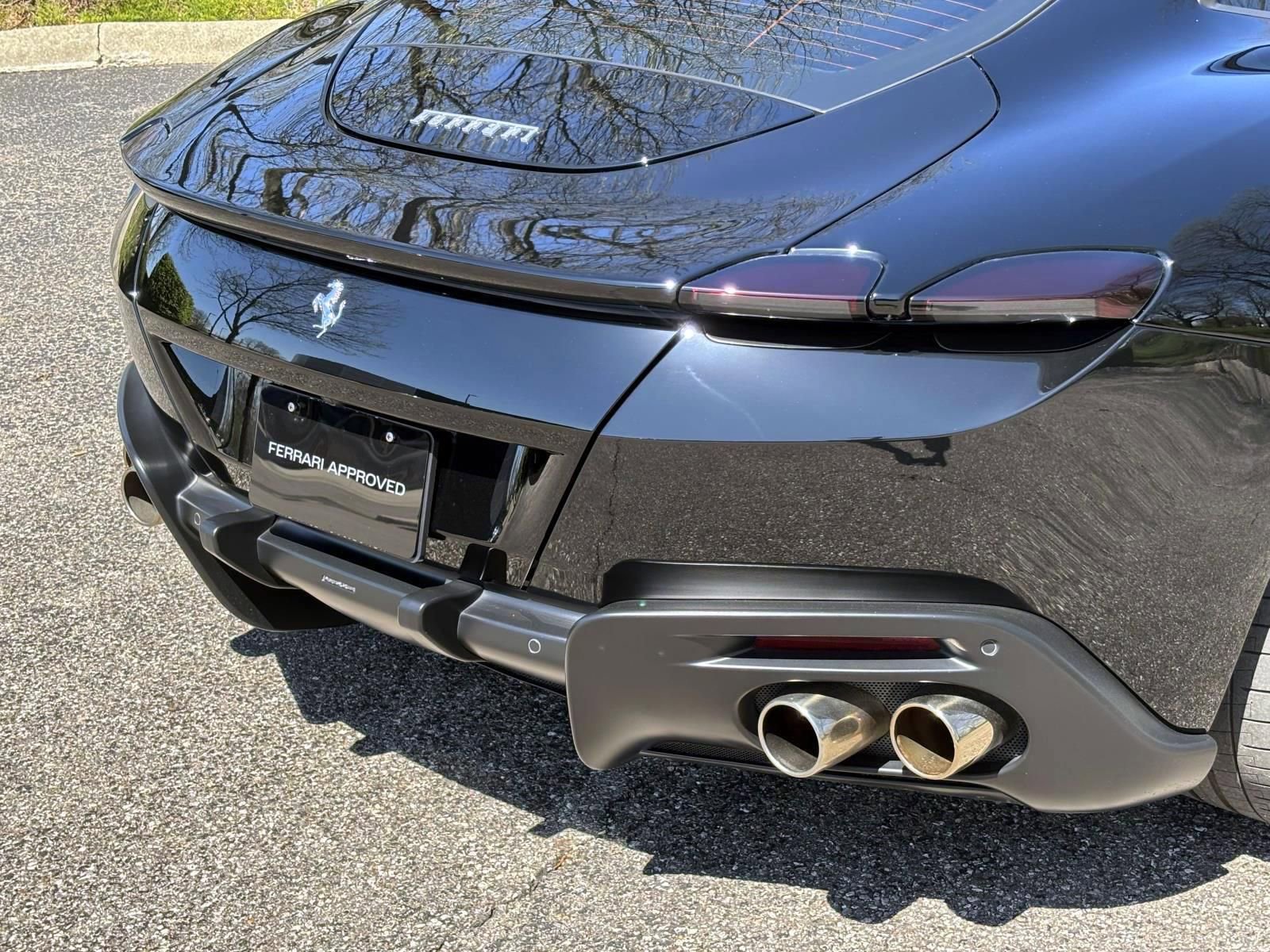 Used 2022 Ferrari Roma image 19