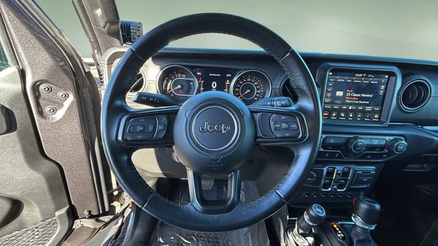 Used 2022 Jeep Gladiator Sport image 11