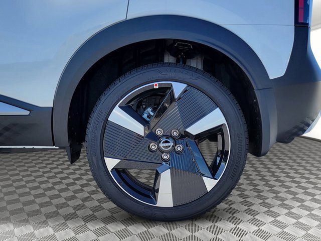 New 2025 Nissan Kicks SR image 12