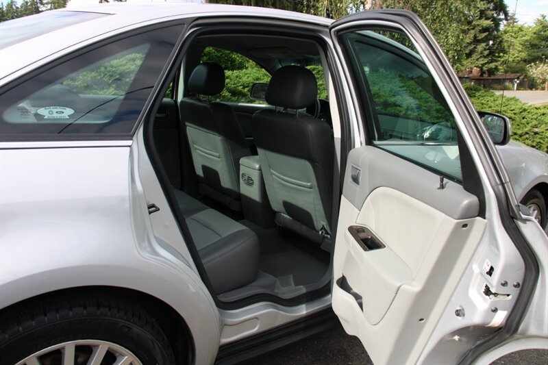 Used 2005 Mercury Montego Premier FWD image 6