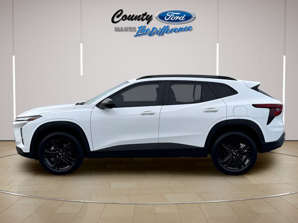 Used 2025 Chevrolet Trax ACTIV w/ Driver Confidence Package FWD image 3