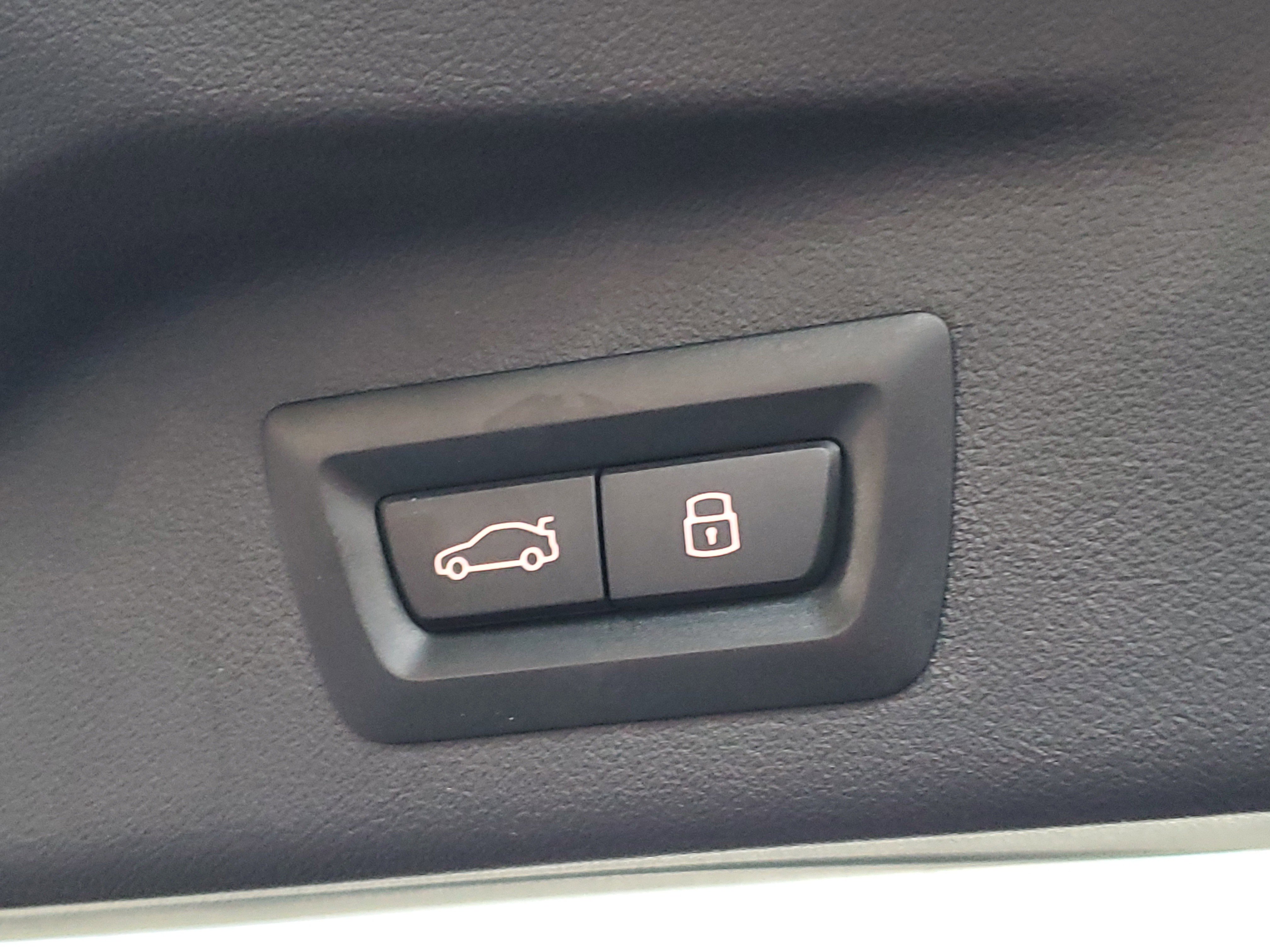 Certified 2024 BMW X7 M60i w/ Executive Package image 28