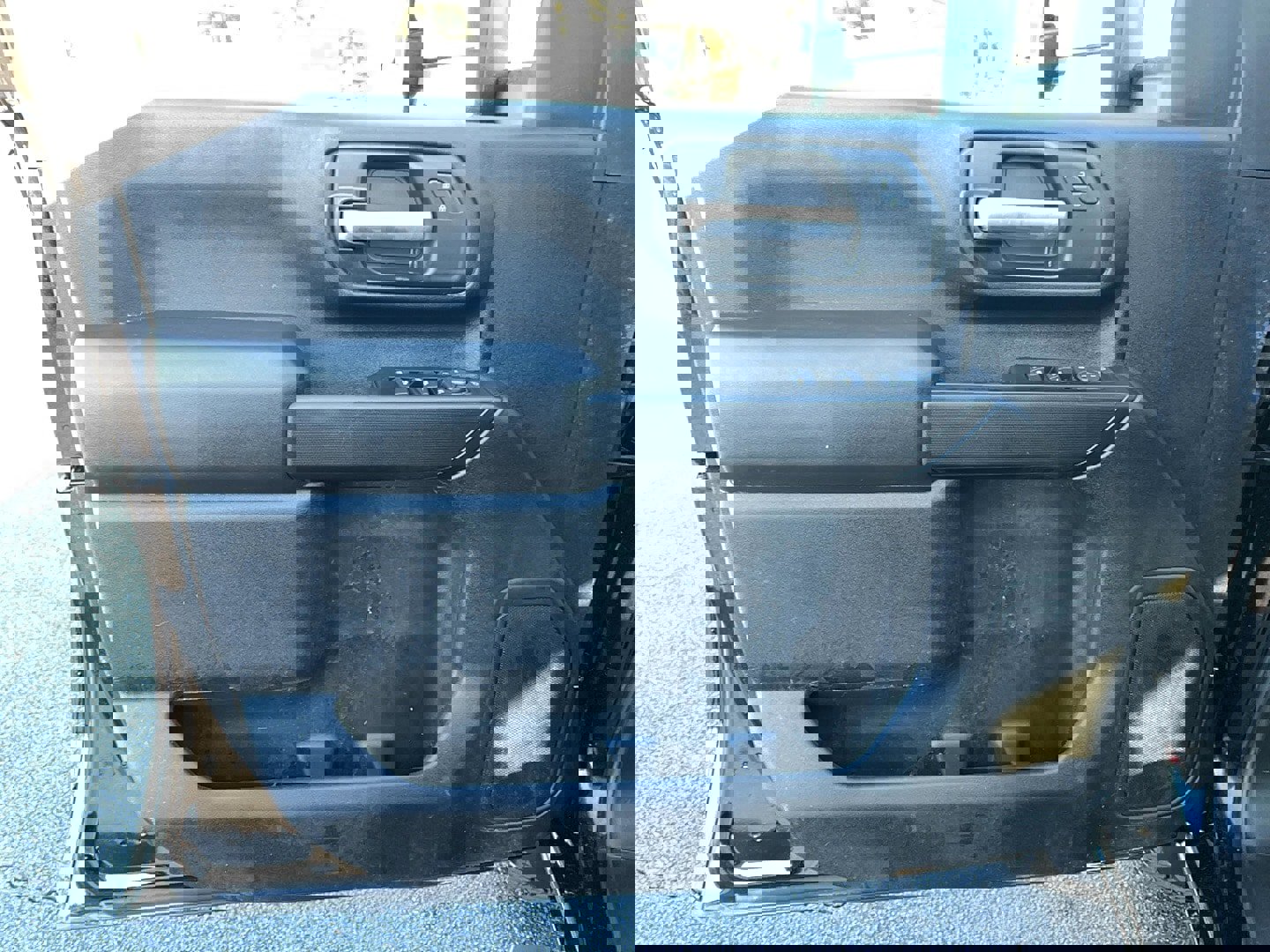 Used 2025 Chevrolet Silverado 2500 Custom w/ Custom Value Package image 13