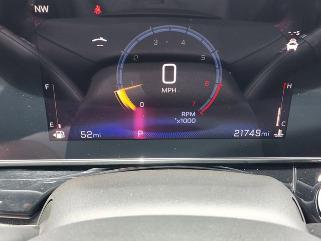 Used 2025 Chevrolet Trax RS w/ Sunroof Package FWD image 16