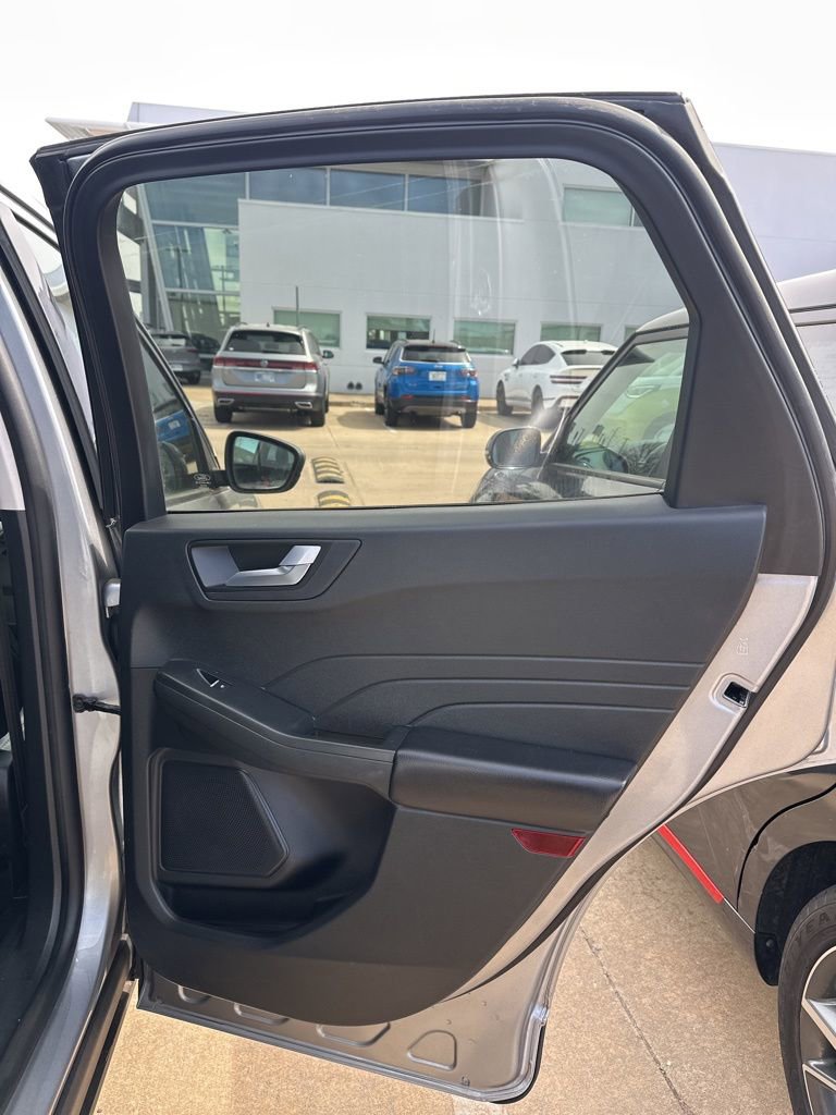 Used 2022 Ford Escape SEL image 16