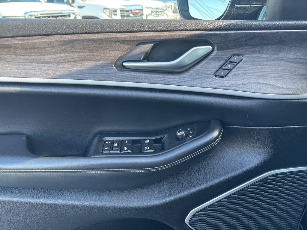 Used 2022 Jeep Grand Cherokee Limited 4xe image 11