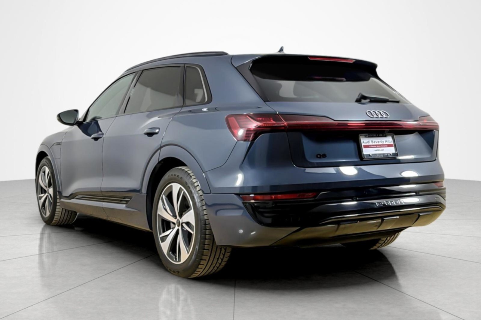 Used 2024 Audi Q8 e-tron Premium AWD/4WD image 3