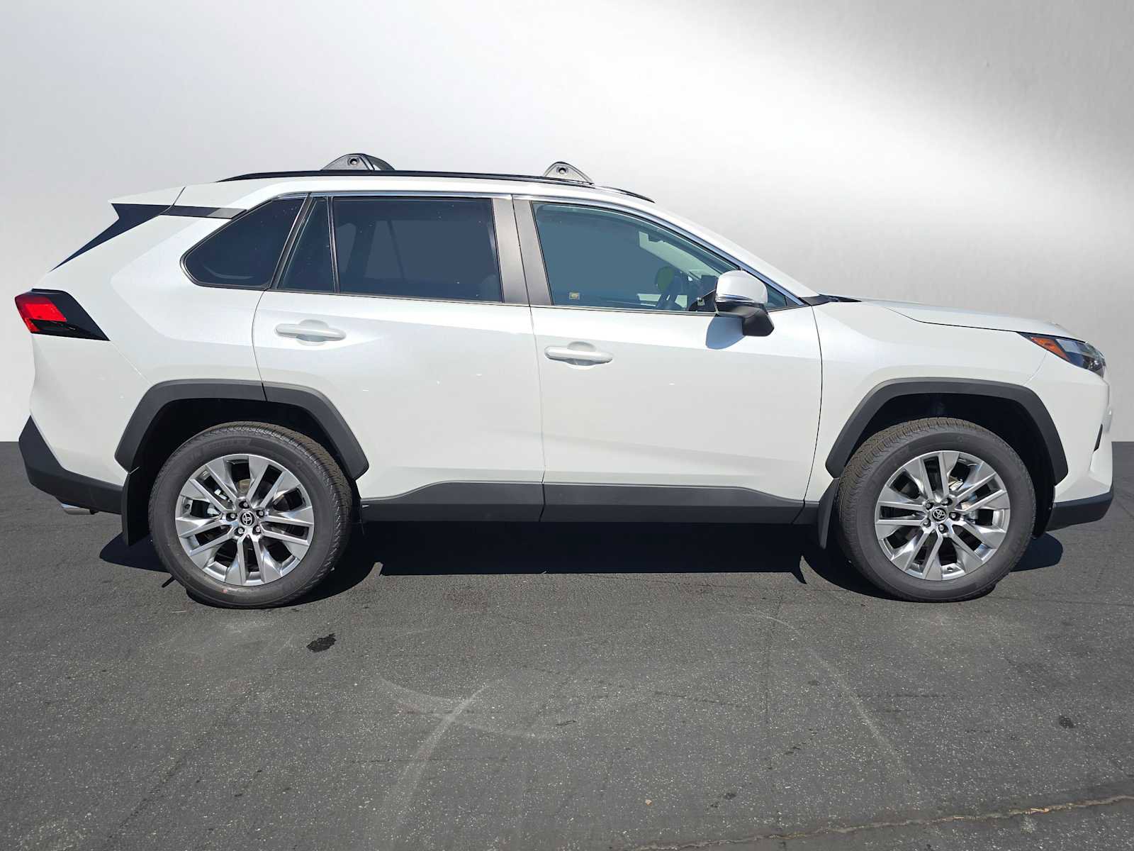 Certified 2025 Toyota RAV4 XLE Premium image 8