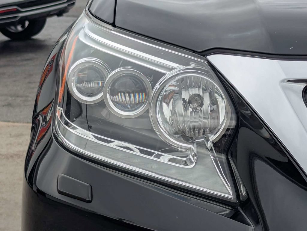 Used 2018 Lexus GX 460 Premium w/ Premium Package AWD/4WD image 11