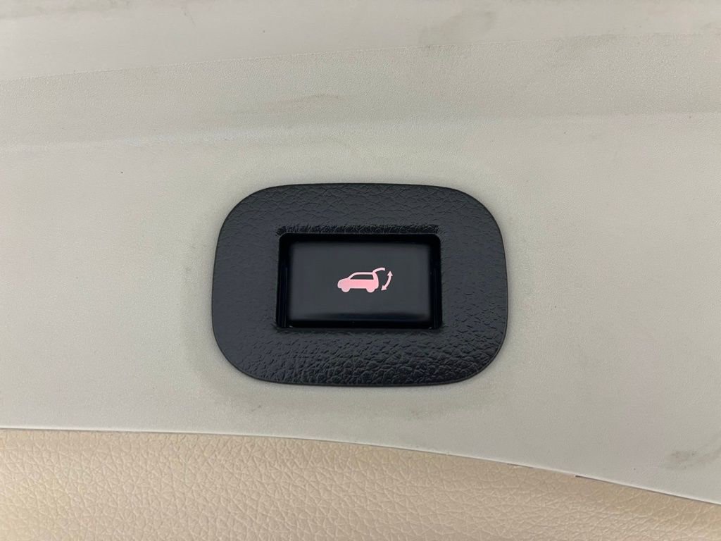 Used 2017 Nissan Rogue SL image 27