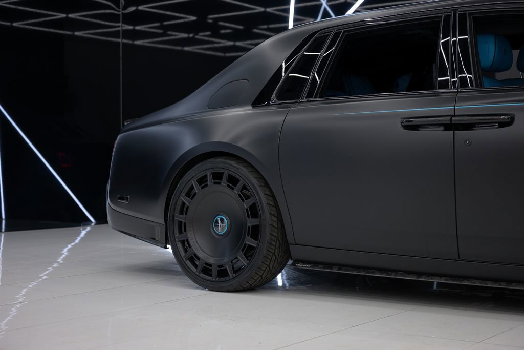 Used 2023 Rolls-Royce Phantom Sedan image 10