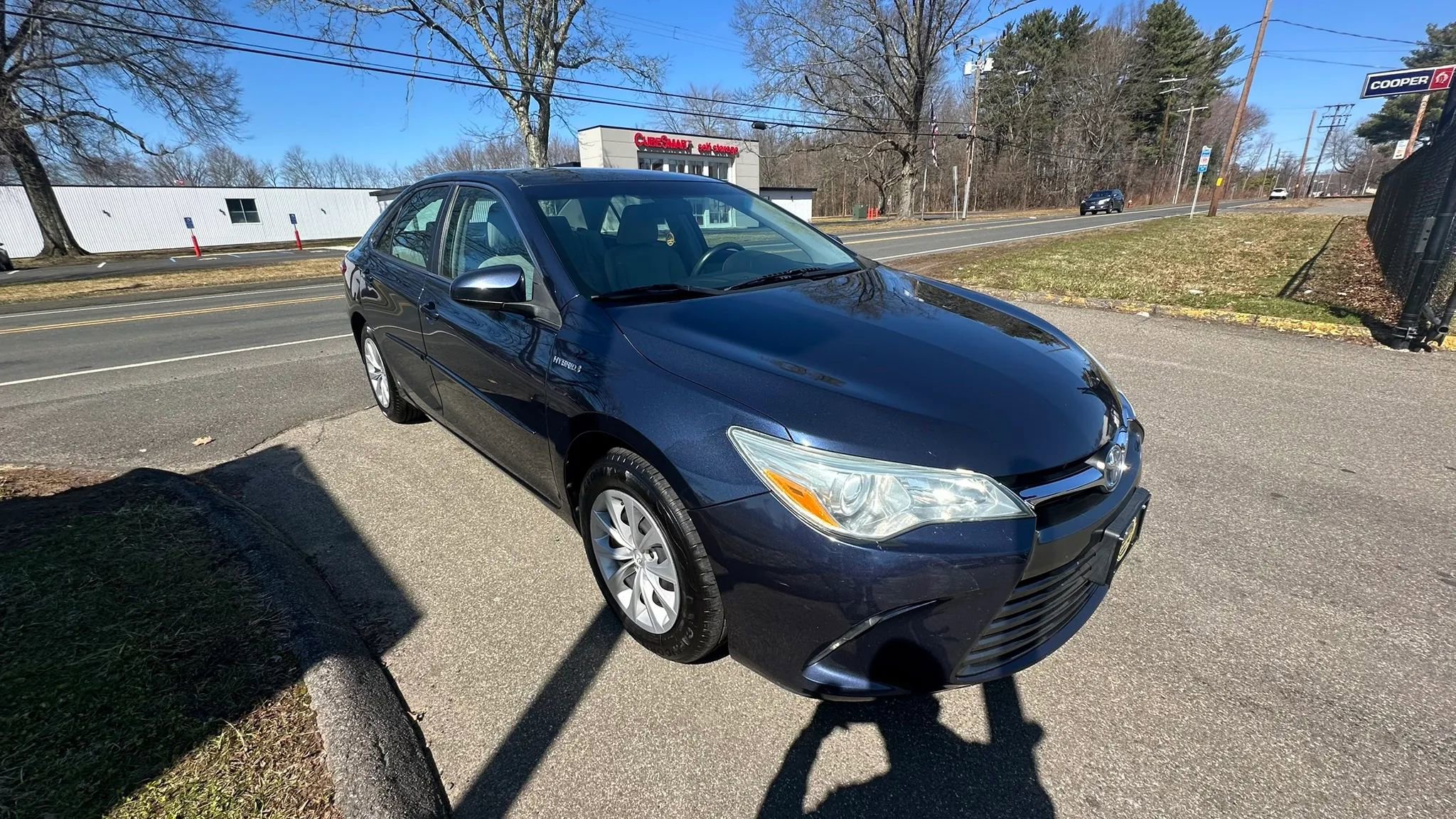 Used 2015 Toyota Camry LE FWD image 3