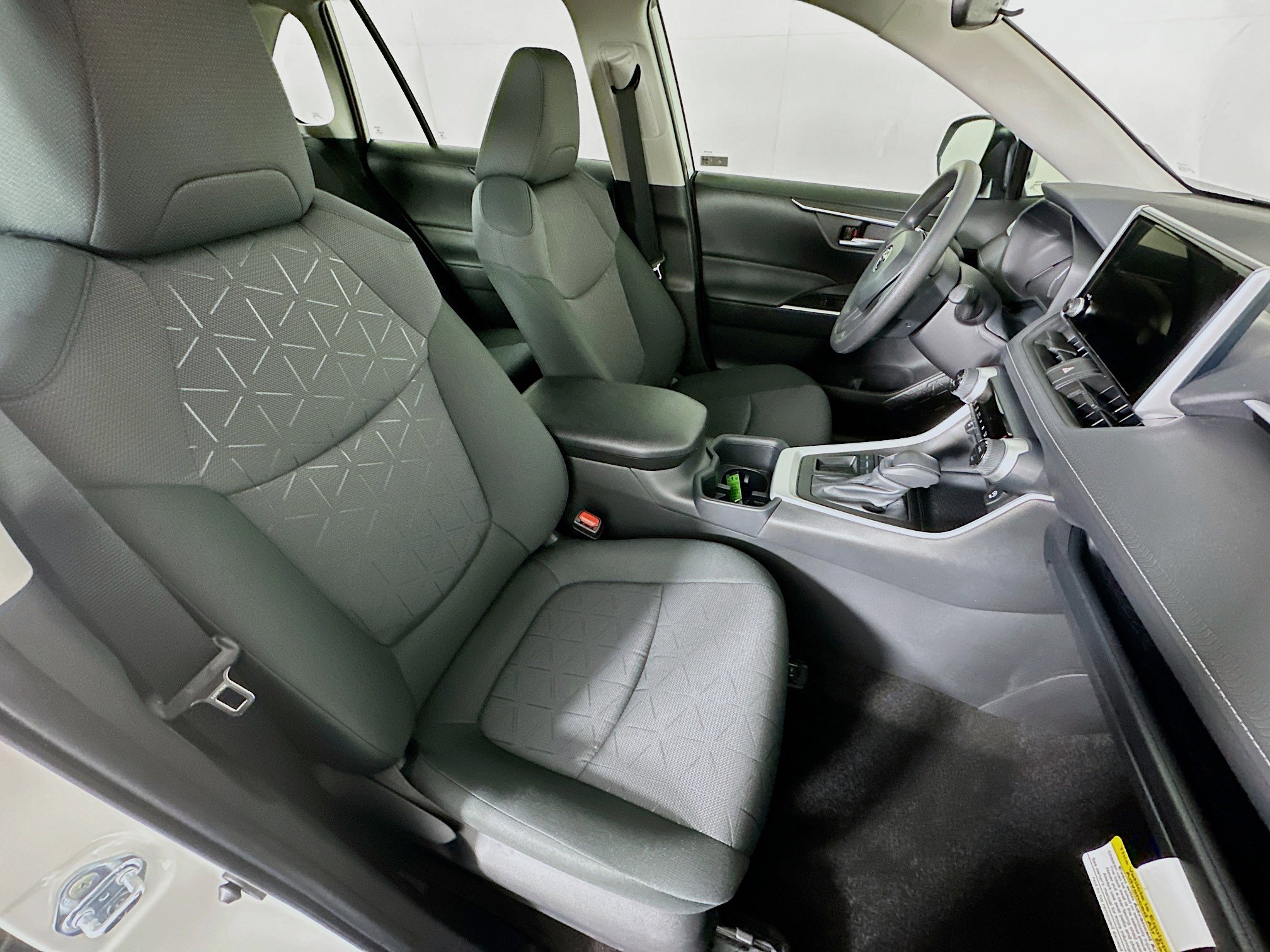 Used 2025 Toyota RAV4 XLE w/ Convenience Package image 33