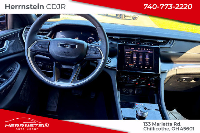 Used 2023 Jeep Grand Cherokee L Laredo AWD/4WD image 7