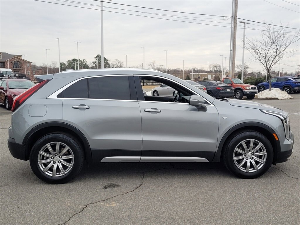 Used 2023 Cadillac XT4 Premium Luxury image 2