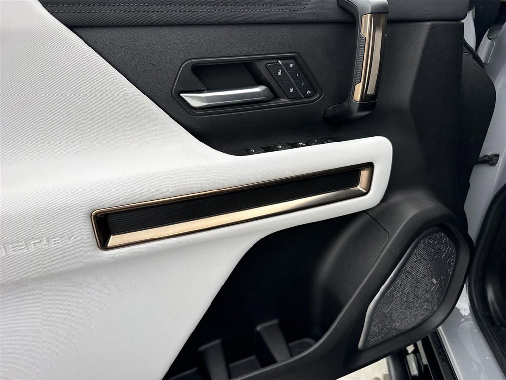 Used 2024 GMC Hummer EV 2X w/ Extreme Off-Road Package image 22