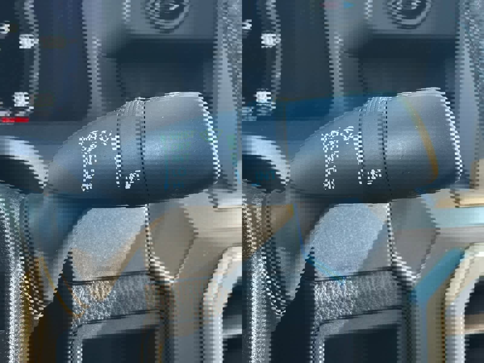 Certified 2025 Toyota Tacoma TRD Off-Road image 17