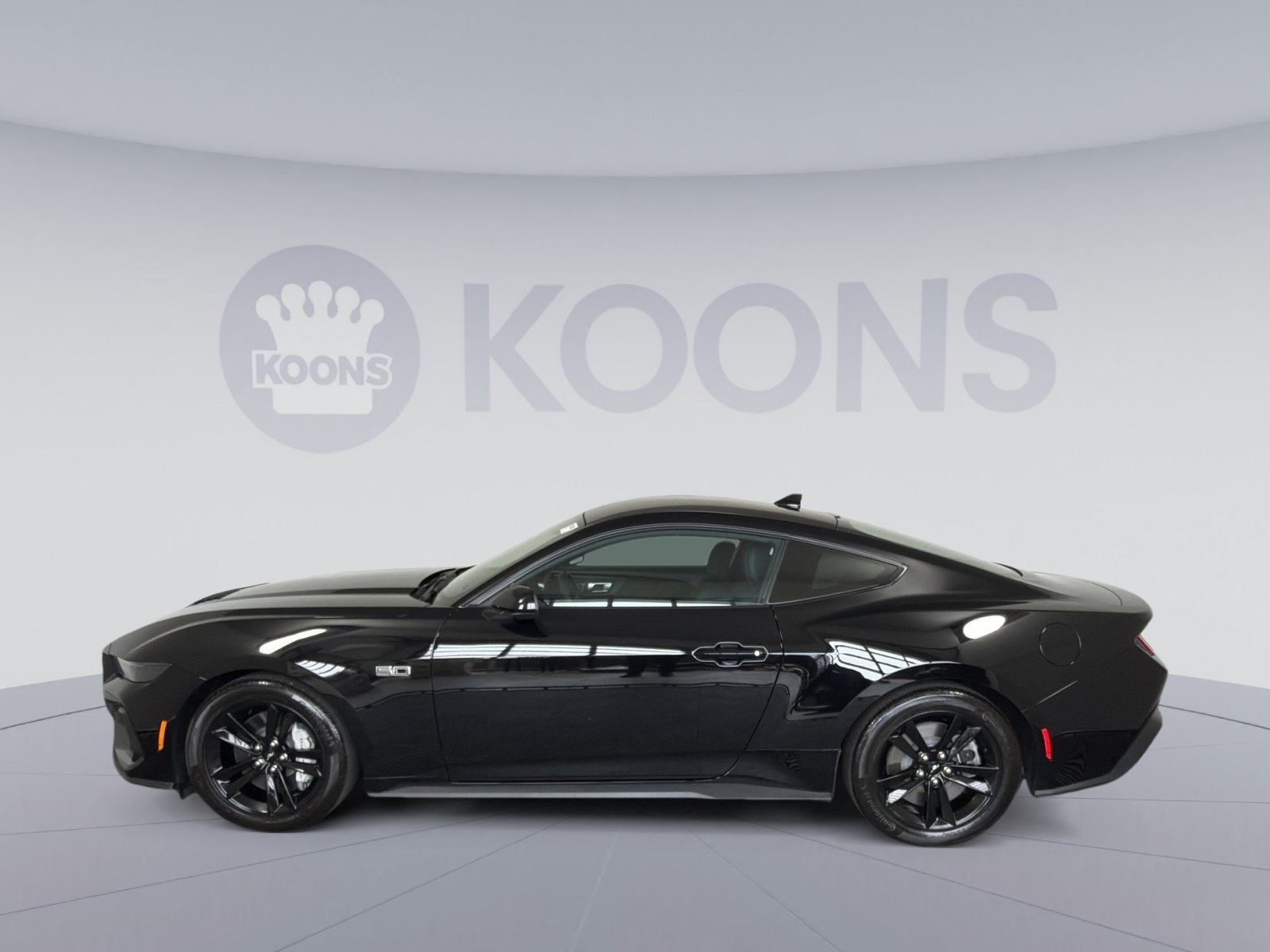 Used 2025 Ford Mustang GT RWD image 2