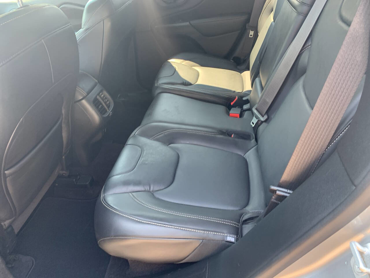 Used 2016 Jeep Cherokee High Altitude image 14