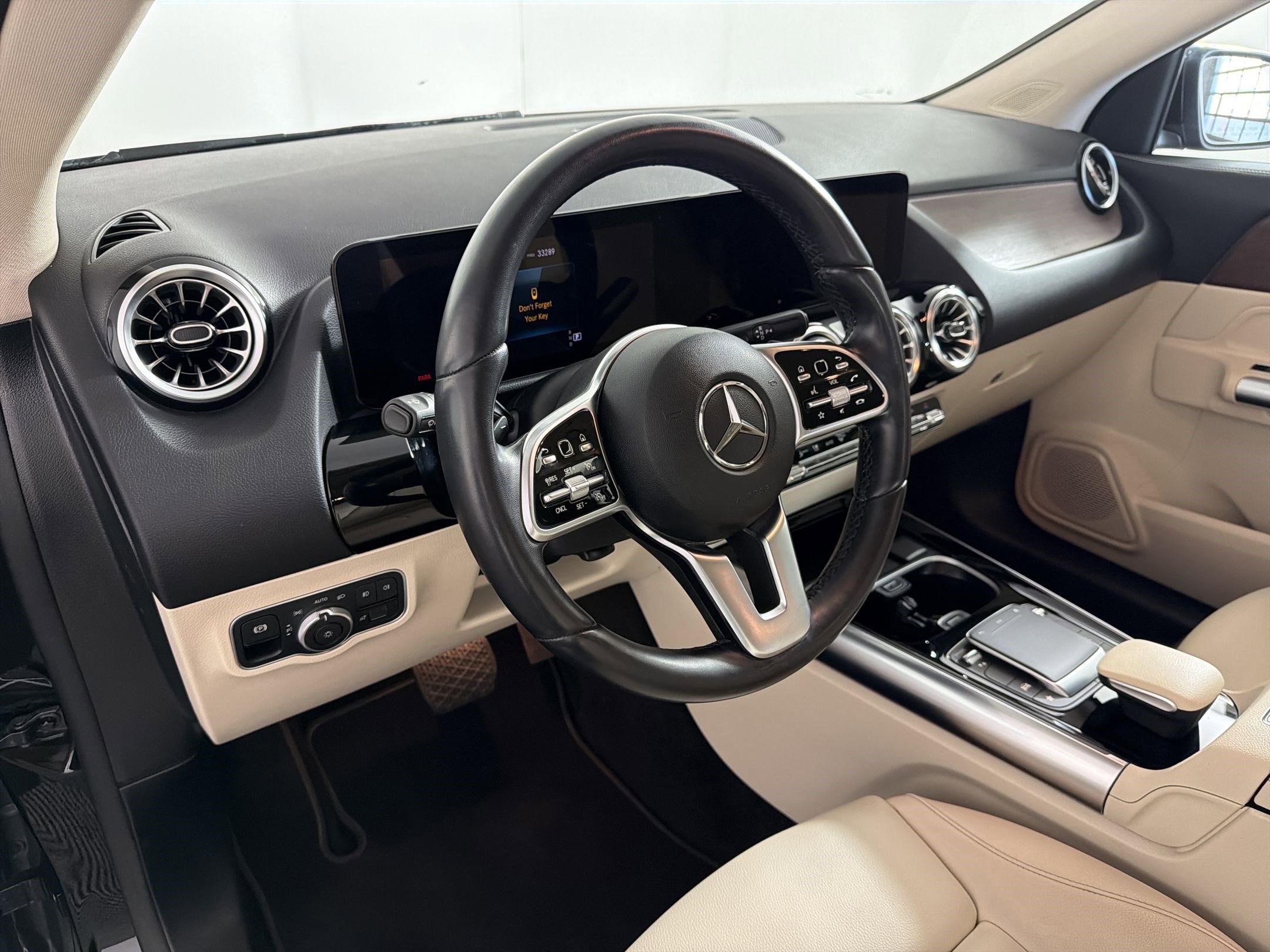 Used 2023 Mercedes-Benz GLA 250 4MATIC image 4
