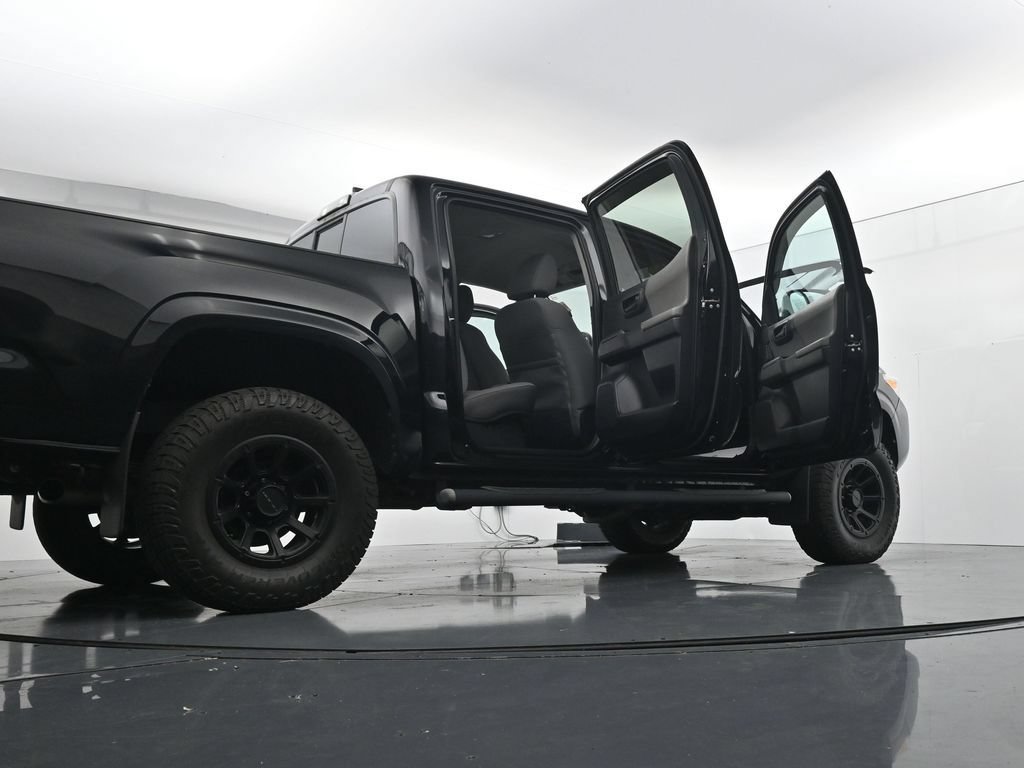 Used 2020 Toyota Tacoma SR AWD/4WD image 39