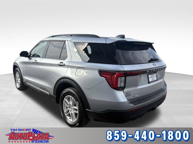 Used 2025 Ford Explorer Active AWD/4WD image 11