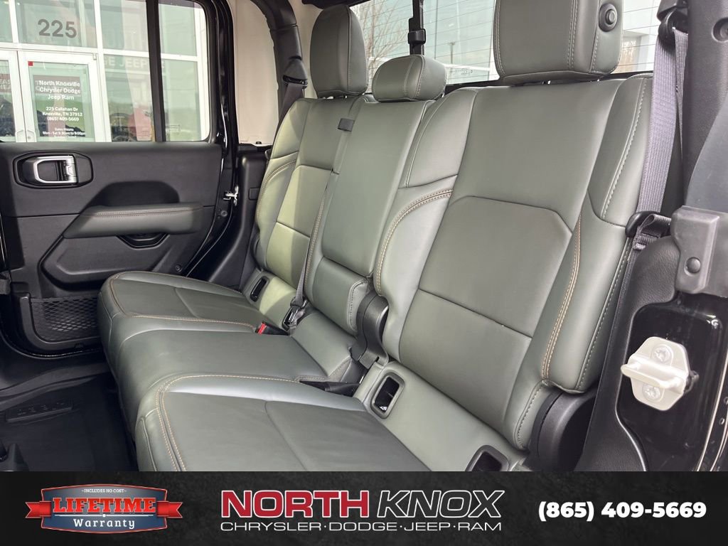 Used 2024 Jeep Gladiator Mojave w/ Convenience Group image 13