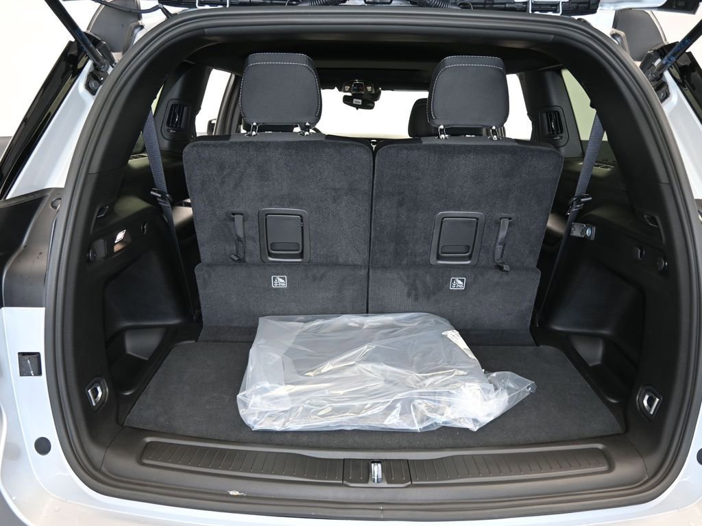 Used 2024 Jeep Grand Cherokee L Laredo image 32