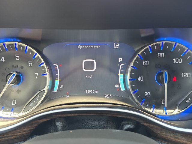 Used 2022 Chrysler Pacifica Pinnacle FWD image 23