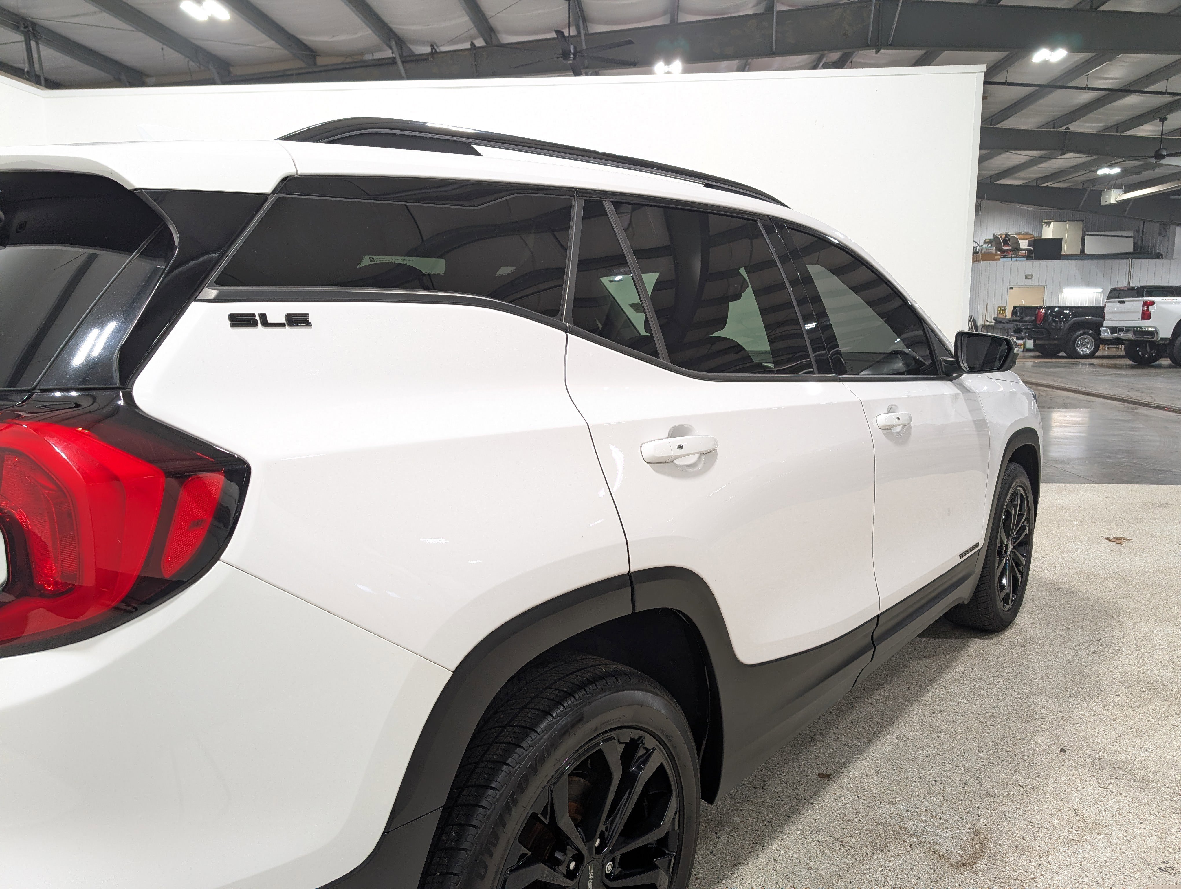 Used 2020 GMC Terrain SLE w/ Driver Convenience Package image 3