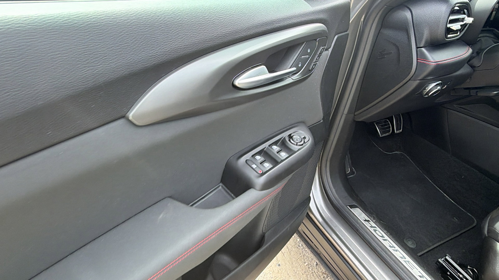 Used 2025 Dodge Hornet R/T image 15
