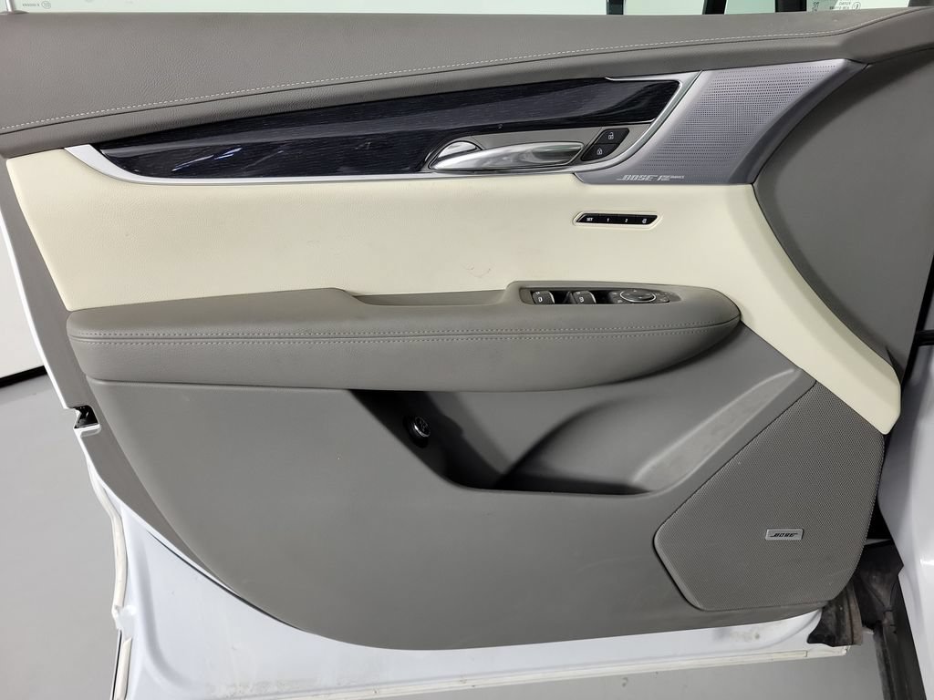 Used 2024 Cadillac XT6 Premium Luxury w/ LPO, Floor Liner Package AWD/4WD image 18